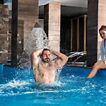 Pieris Hotel